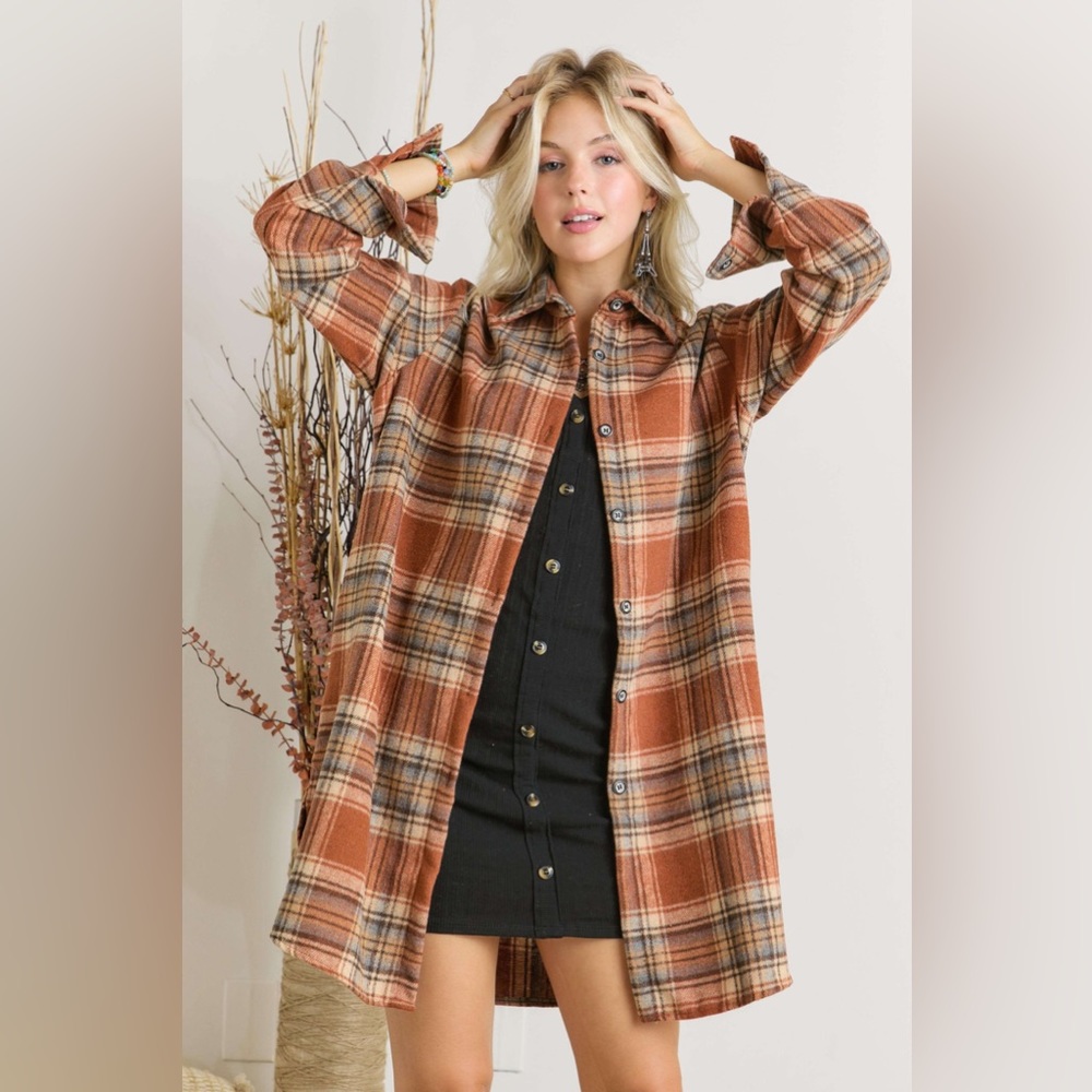 Buttoned Plaid Flannel Shirt Jacket in Rust - Picture 4 of 8